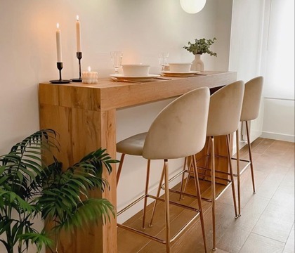 image of Hotel bar-tables